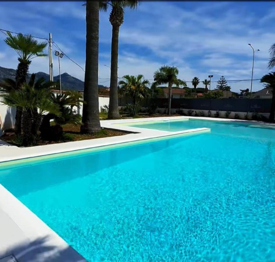 Villa Rosa Luxury Apartment Монделло Экстерьер фото
