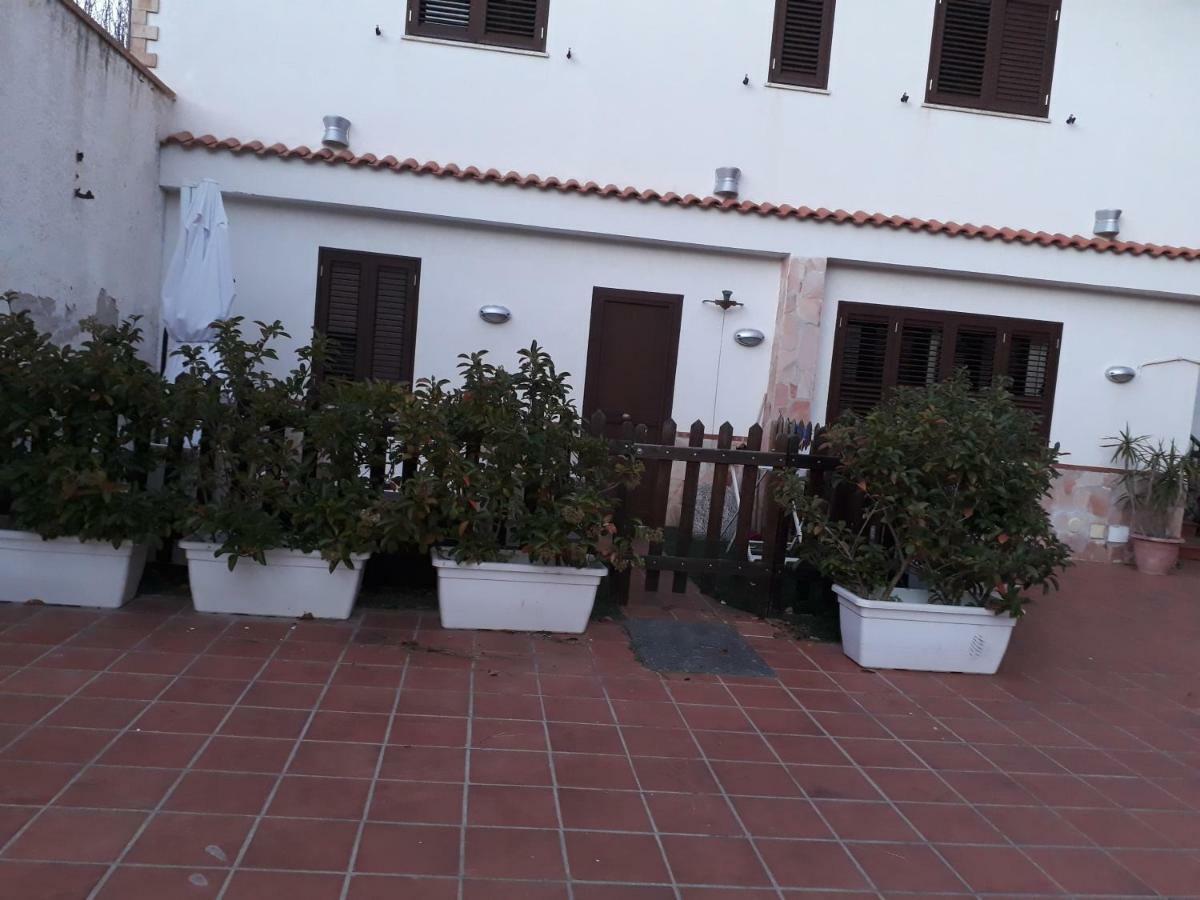 Villa Rosa Luxury Apartment Монделло Экстерьер фото