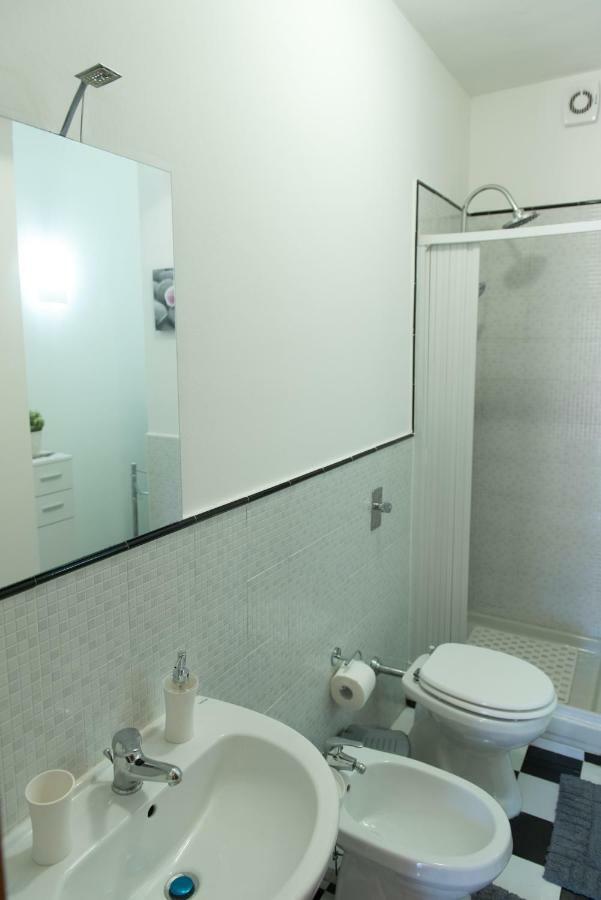 Villa Rosa Luxury Apartment Монделло Экстерьер фото